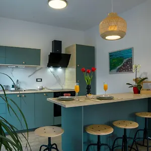 Apartment Deluxe And 
